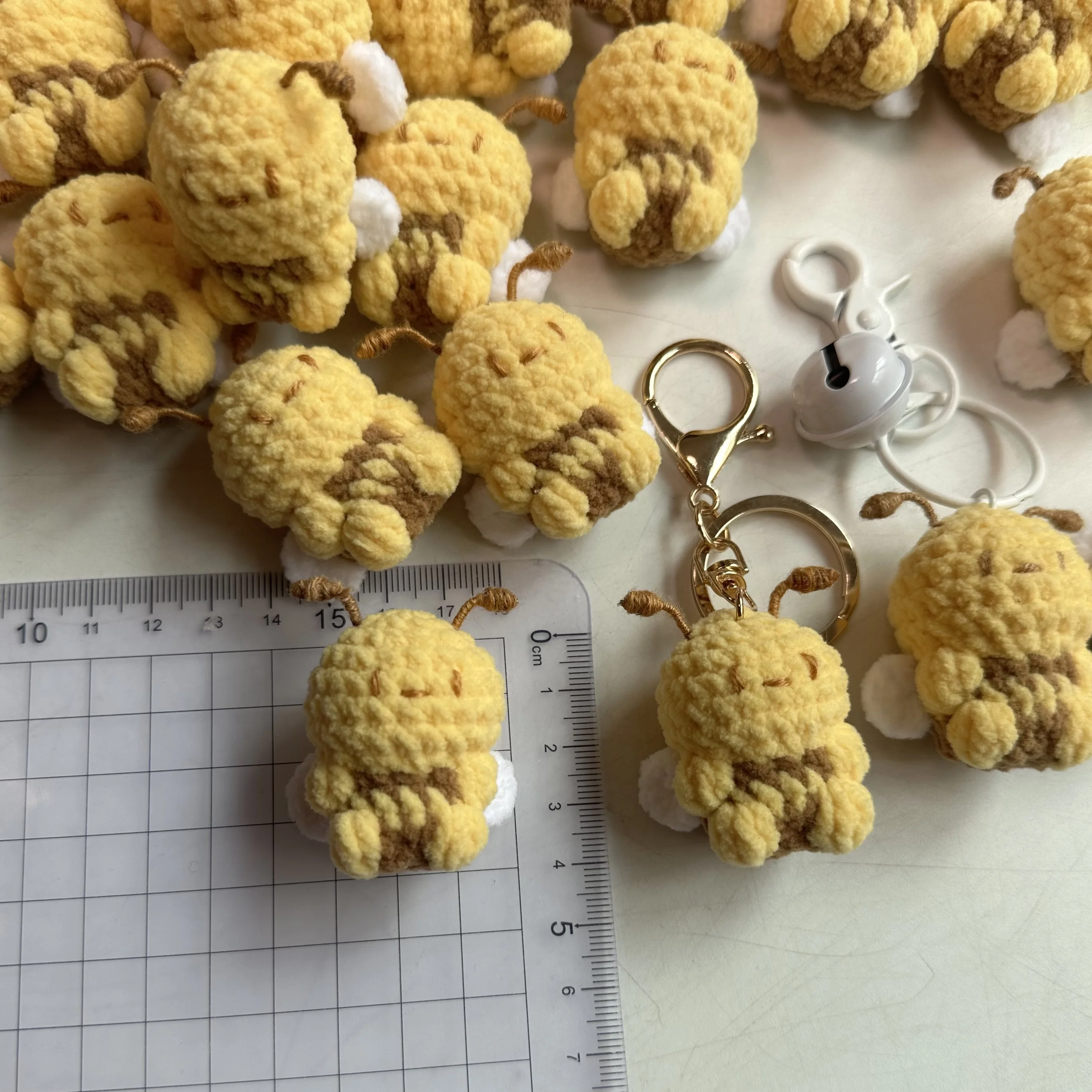 Wholesale Handmade 4cm Cute Knitting Bee Keychain Little Bees Keychain Pendant Keyring Keyholder Party Jewelry Gifts