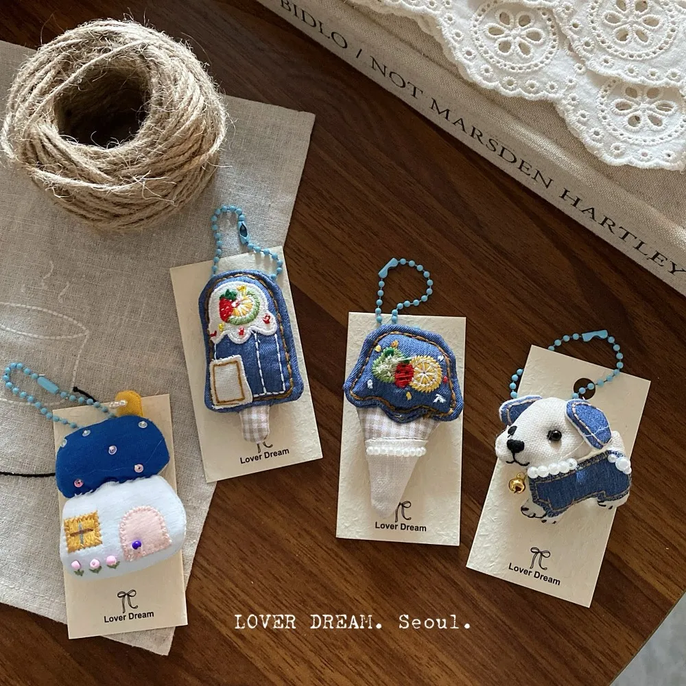 Bag Charm Cute House Fabric Plush Stuffed Toy with Beaded Chain Pendant Versatile Lightweight Standard Size for Purse Decoration