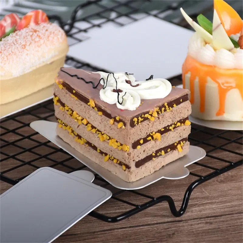 

100Pcs Silver Cake Boards Thicken Paper Cupcake Dessert Displays Tray Disposable Cardboard New Year Pastry Decor