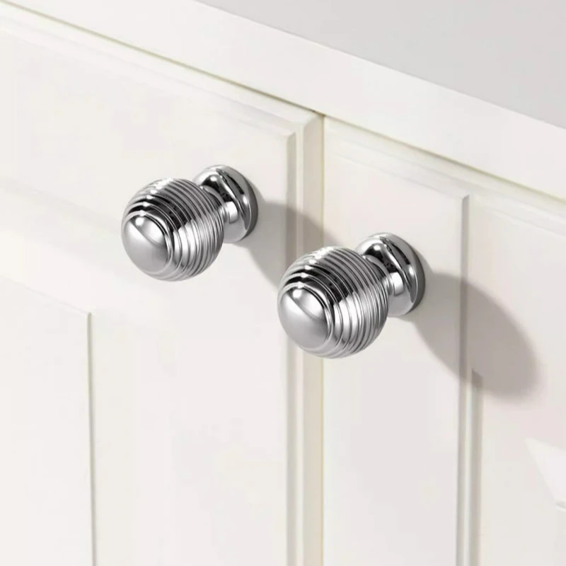 Kleiderschranktüren und Schränke mit amerikanischem Messinggriff, hochwertige französische Türgriffe