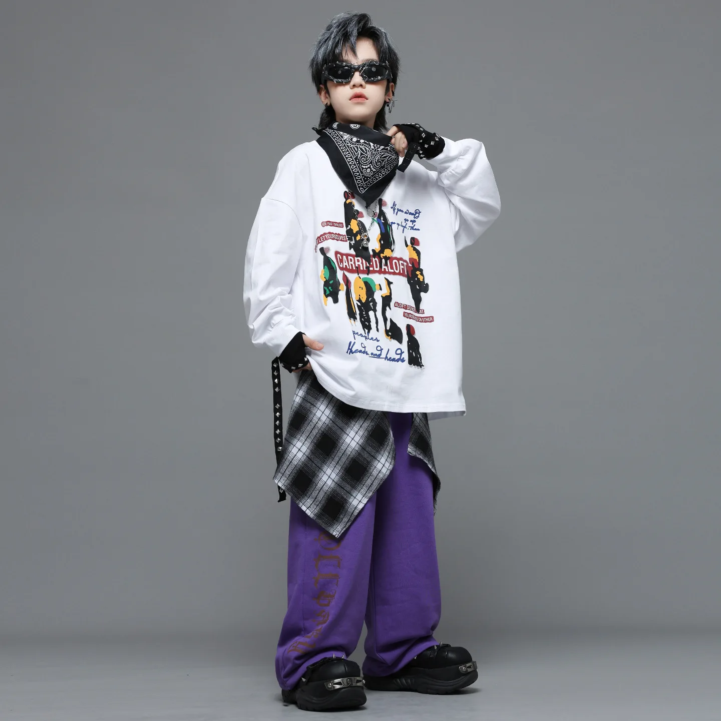 キッズK-POPヒップホップ服、白プリントスウェットシャツトップ、紫カジュアルスウェットパンツ、女の子男の子ストリートダンスウェアコスチューム服