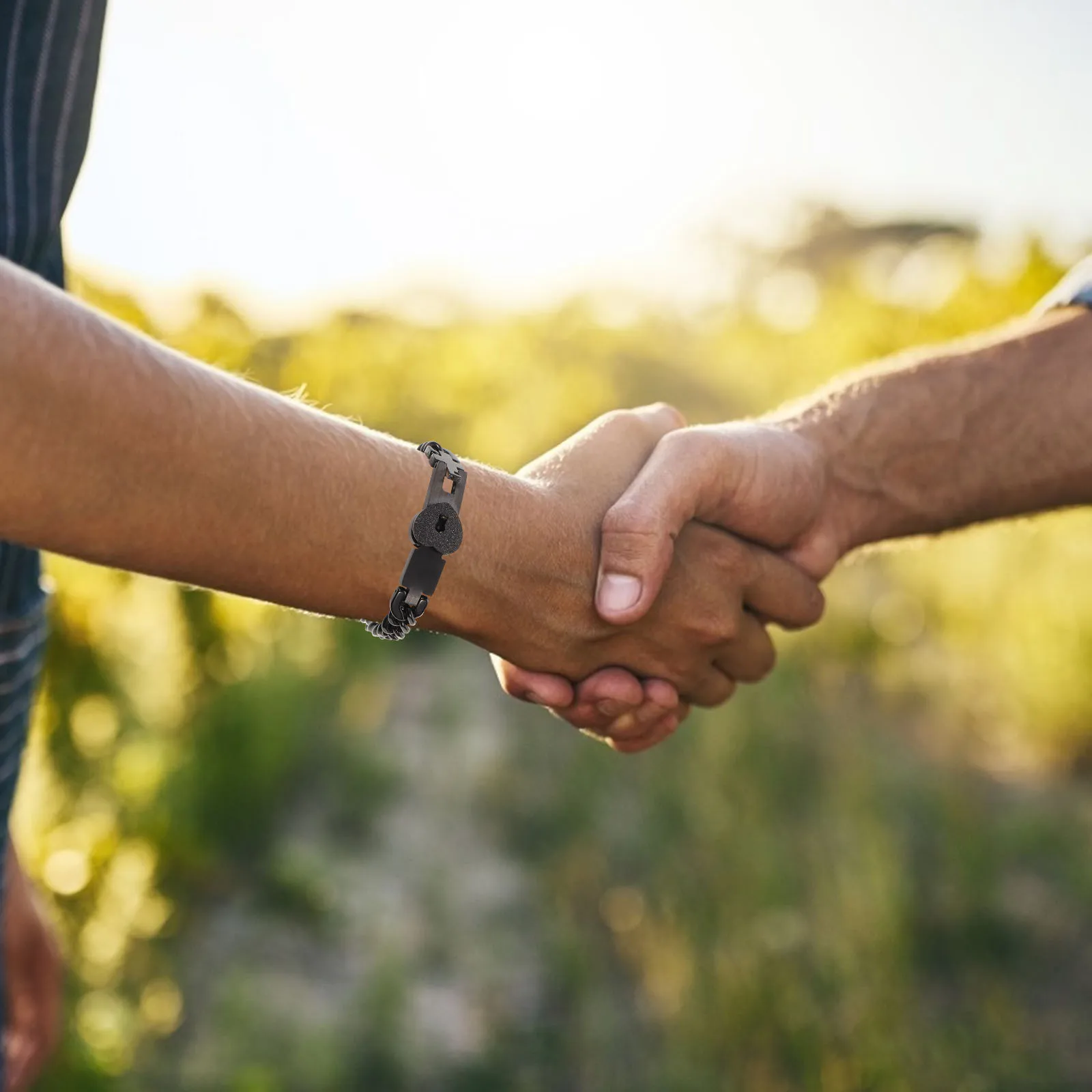 

1Pair Creative Couple Bangle Chic Key Lock Wristband Unfading Bracelet For Daily Wearing Accessory Hand Ornament Unique Gift