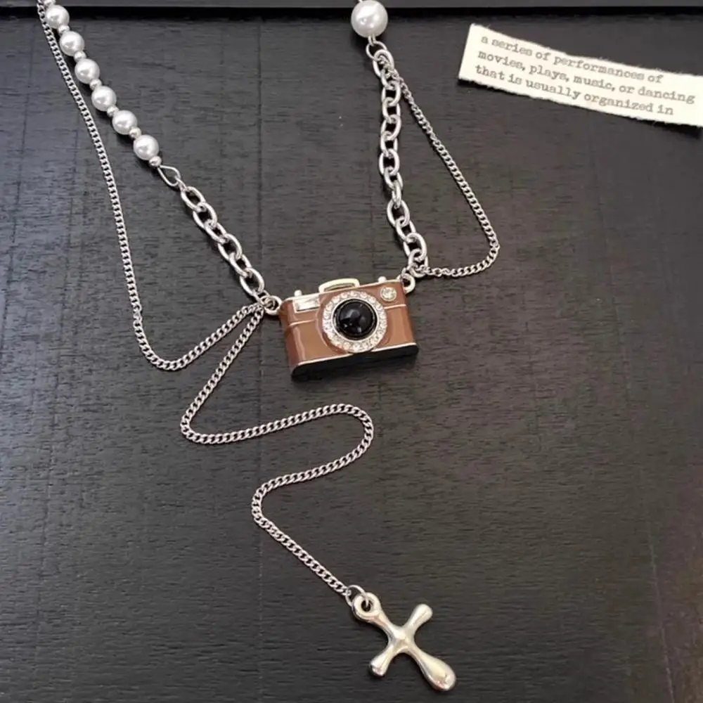Vintage Brown Camera Pendant Necklace Retro Khaki Luxury Style Long Chain Necklace Unique Hip-Hop Fashion Accessories