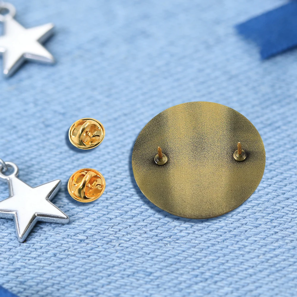 Memento Mori Enamel Pin Gothic Skeleton Hourglass Brooch Life Short Dark Academia Jewelry Gift Punk Aesthetic Accessory