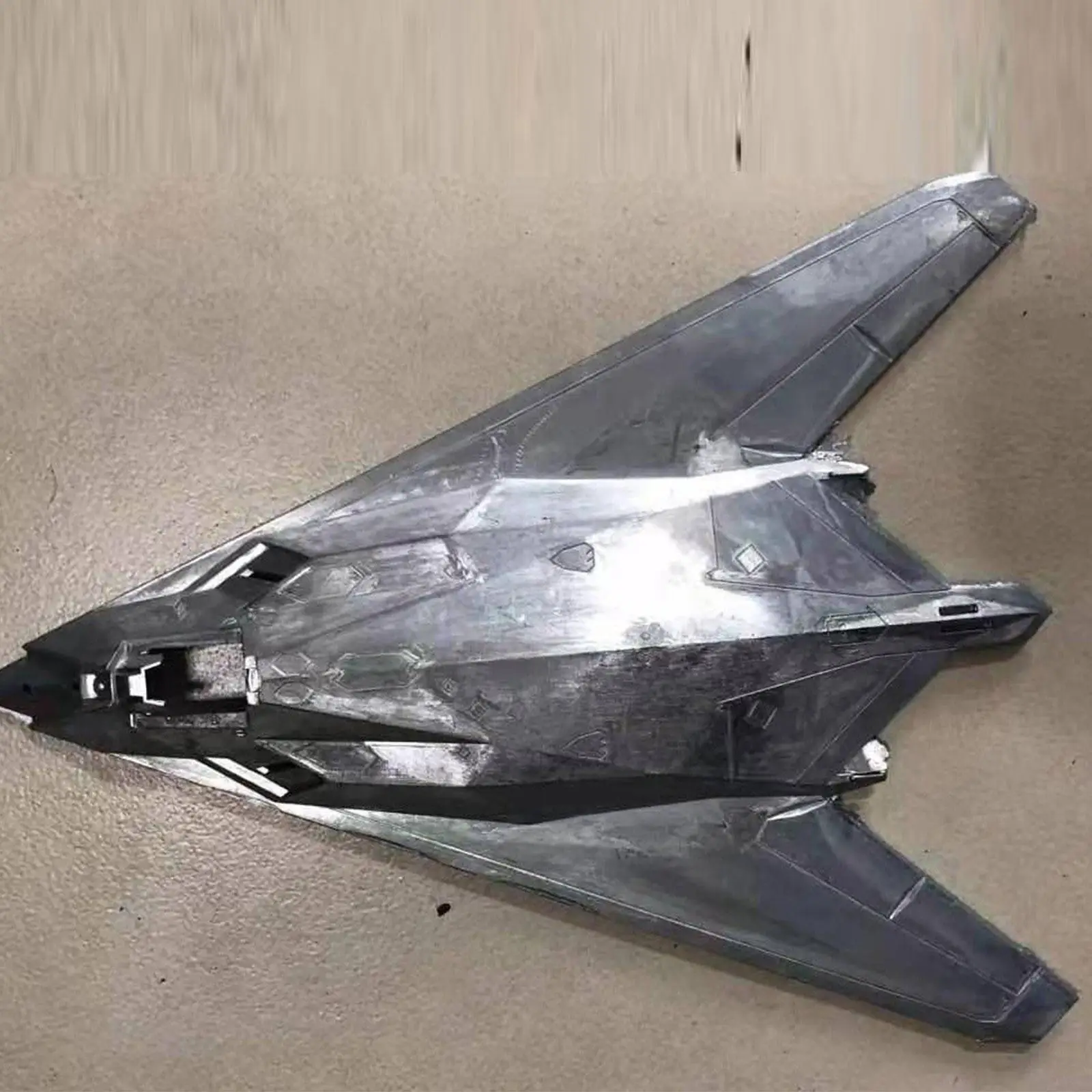 modellino-di-caccia-nighthawk-in-scala-1-72-per-arredamento-casa-bar-e-soggiorno