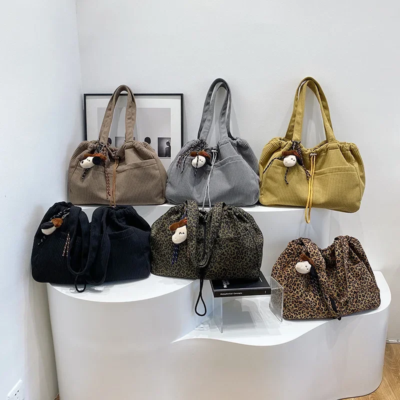 Otoño e Invierno nuevo bolso de pana Retro japonés bolso de gran capacidad para axila bolso de hombro con cordón de moda para mujer