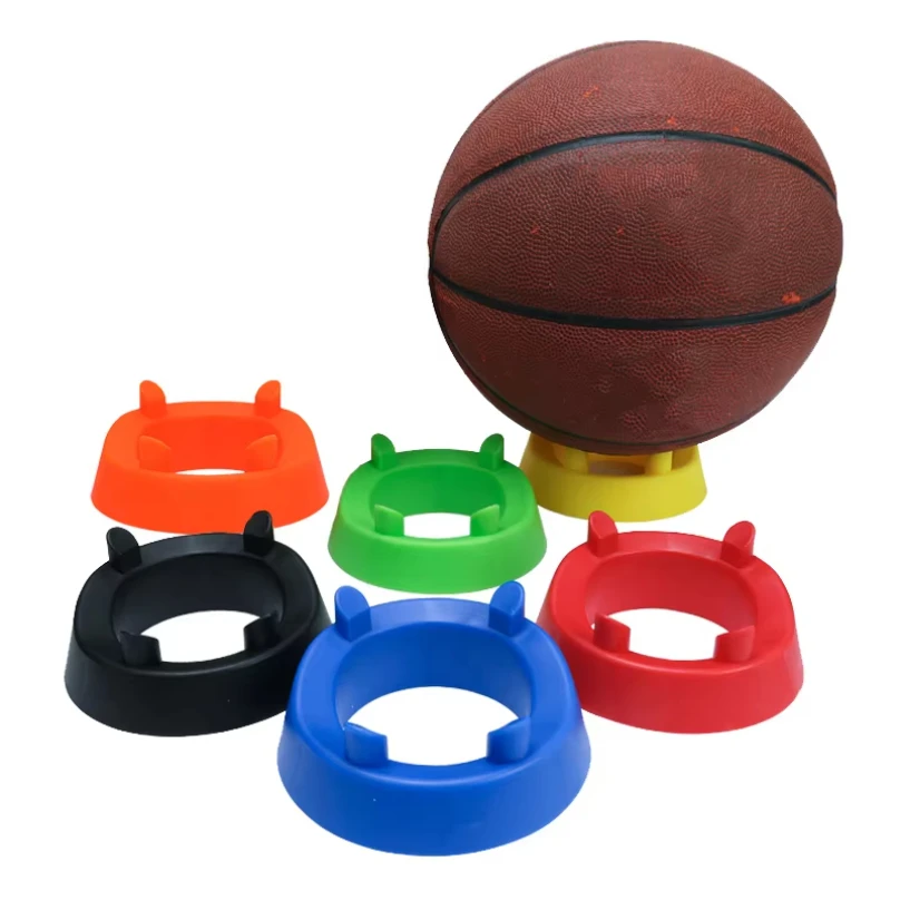 1 PC Ball Stand บาสเกตบอลลูกฟุตบอลยึดสี่มุม Rack ฐานรองรับสําหรับวอลเลย์บอลรักบี้ขาตั้งจอแสดงผล