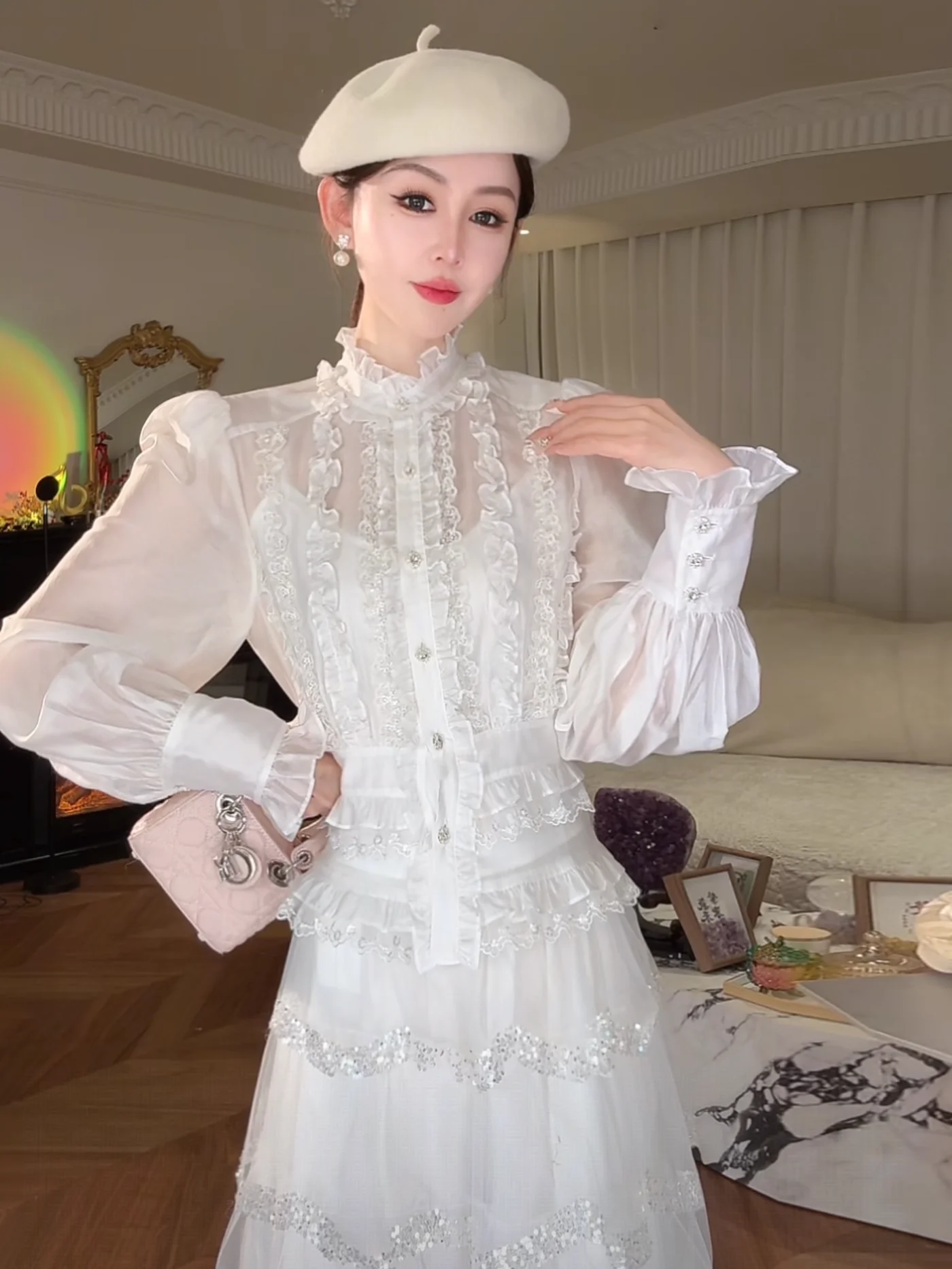 

Оригинальный дизайн, дышащая трикотажная блузка из шелковой смеси с многослойными оборками и деревянными элементами, свободный крой, длинный рукав, женская блузка