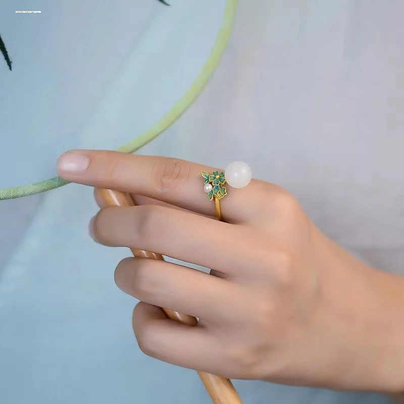 

S925 Silver Plum Blossom Ring Open Style White Jadeite Fairy Tale Fake Gold Vintage Court Personality Women's Ring Fashion Je...