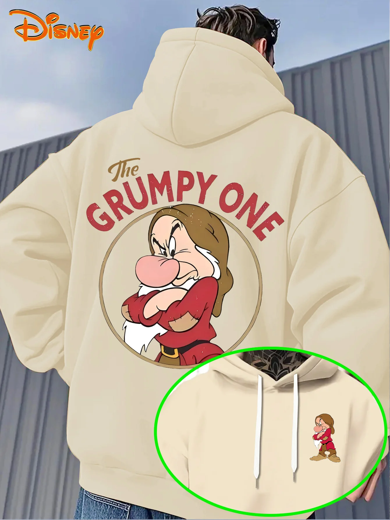

Унисекс Disney Белоснежка Grumpy Dwarf Хлопковая флисовая толстовка бежевого цвета с гербом с перекрещенным воронным лицом и принтом на спине Свободный дизайн