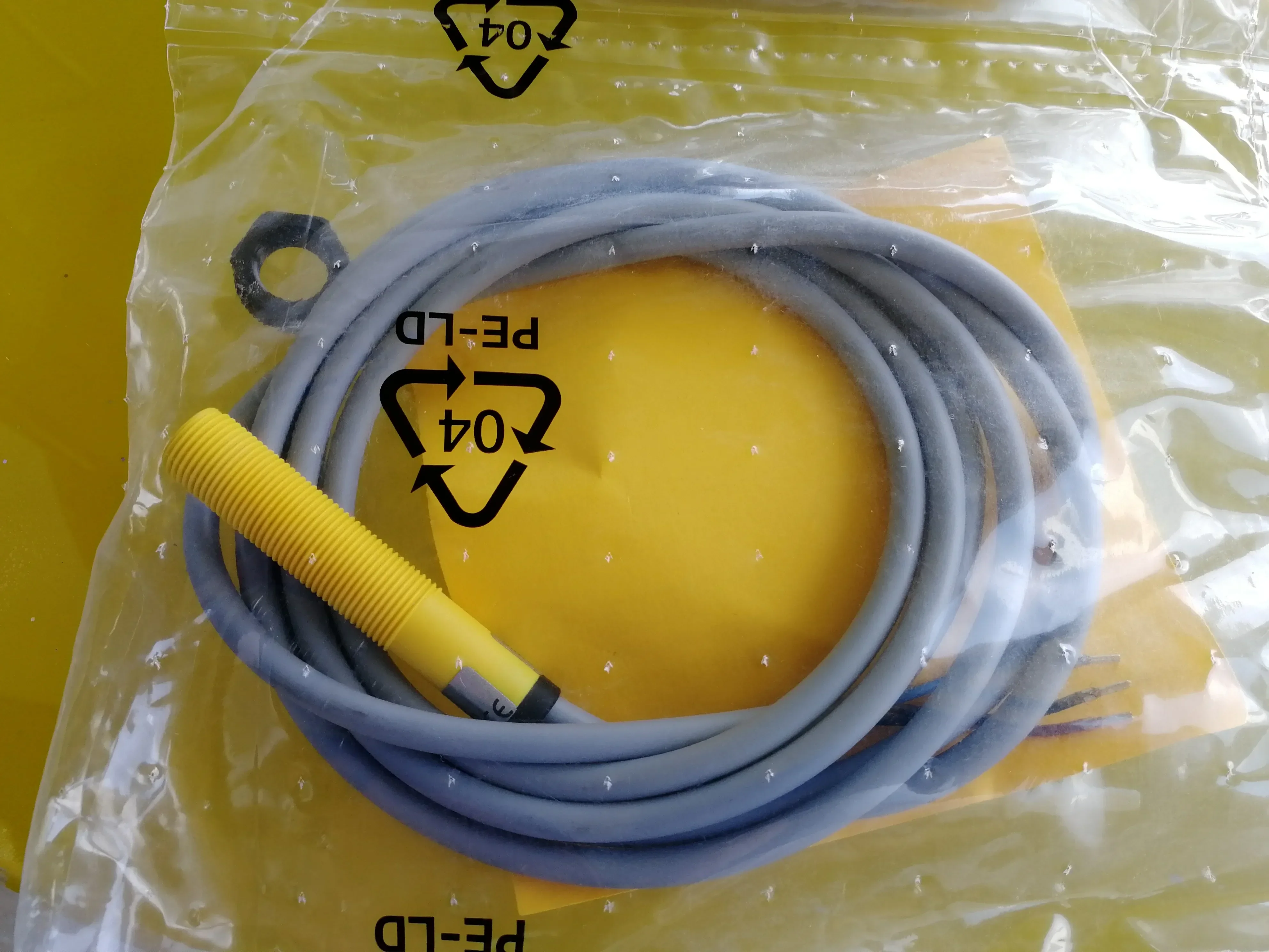2026.4 TURCK Proximity Sensor Bi2-S12-AP6X Original Genuine Free Shipping Negotiation Order