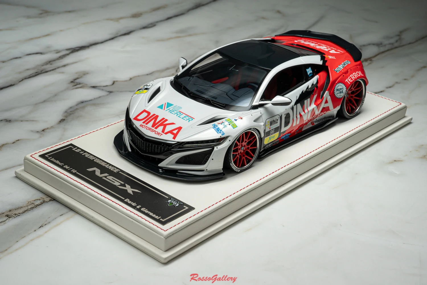 

Дэвис и Джовань 1:18 LB NSX моделирование ограниченная серия смола металл статическая модель автомобиля игрушка в подарок