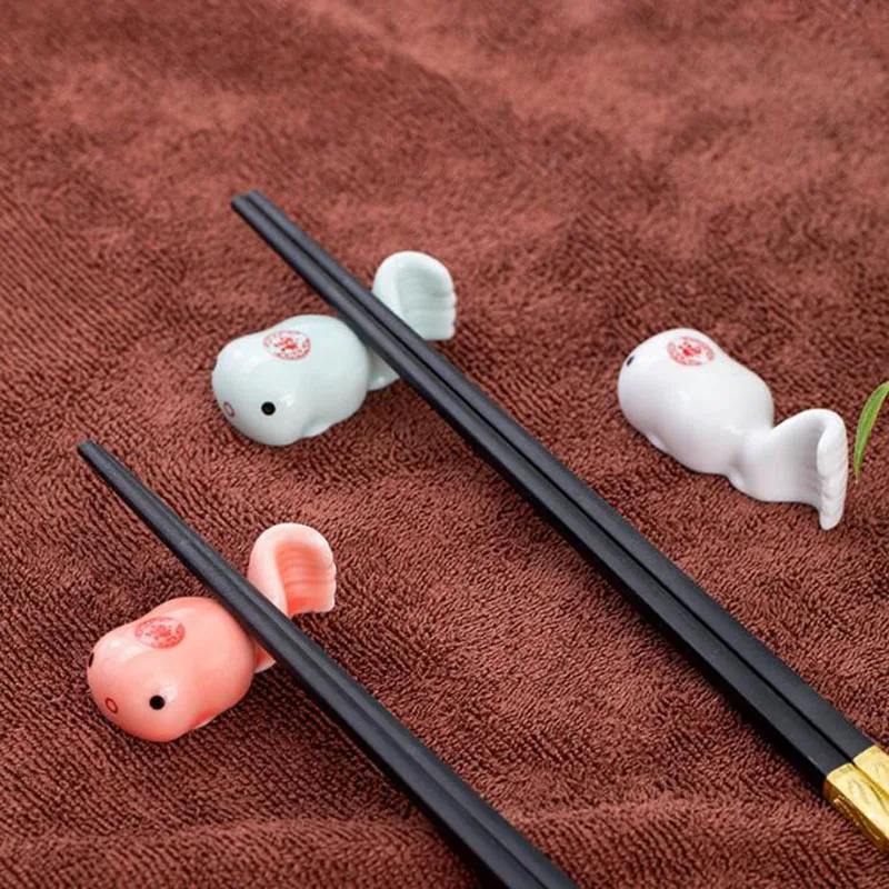 4Pcs/Set Porcelain Blessing Fish Chopstick Rack Chopsticks Pillow Creative Chopstick Holder Kitchen Tableware Table Decor