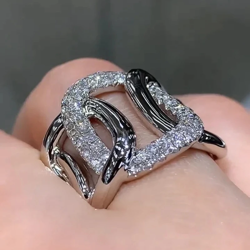 Huitan Dazzling Square Linked Square Design Ring for Women Bright Delicate Finger Accessory Unique Opulent Jewelry for Party Hot