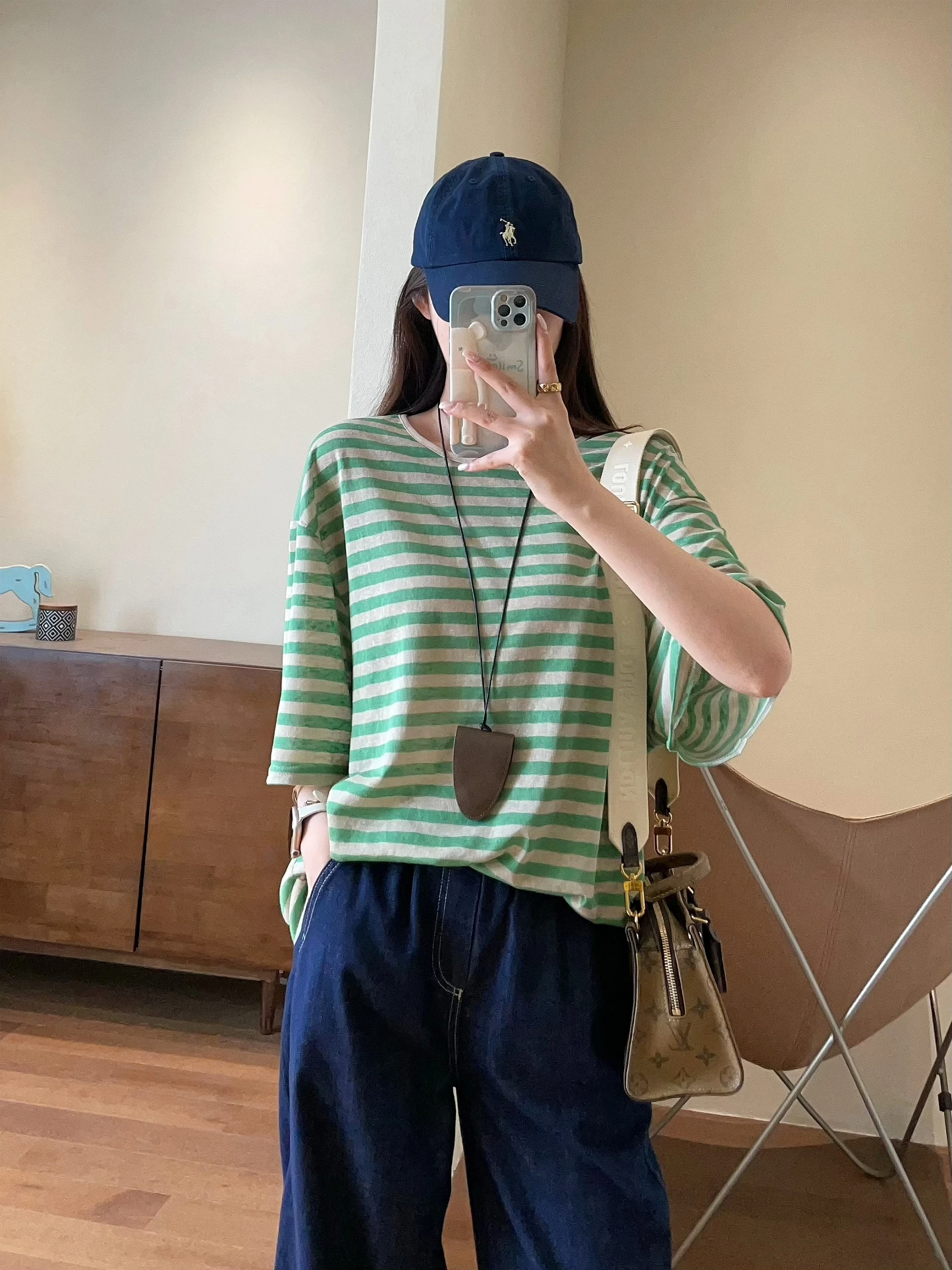 

WTHEONE Summer Lightweight Breathable Loose Slim Fit Stripe T-irt Women's Casual round Ne Long Sve Classic Pattern