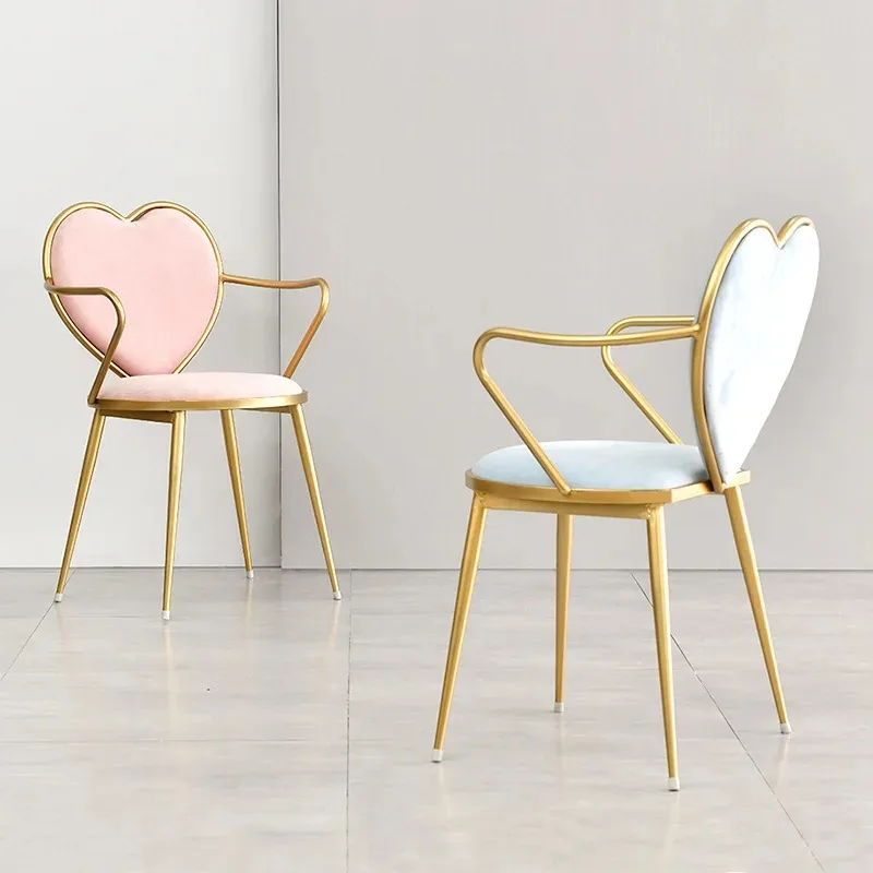 Simple Design Gold Metal Frame Heart Shape Cafe Furniture Velvet Pink Makeup Chairs Nordic Wrought Iron Velvet Dressing  Chair