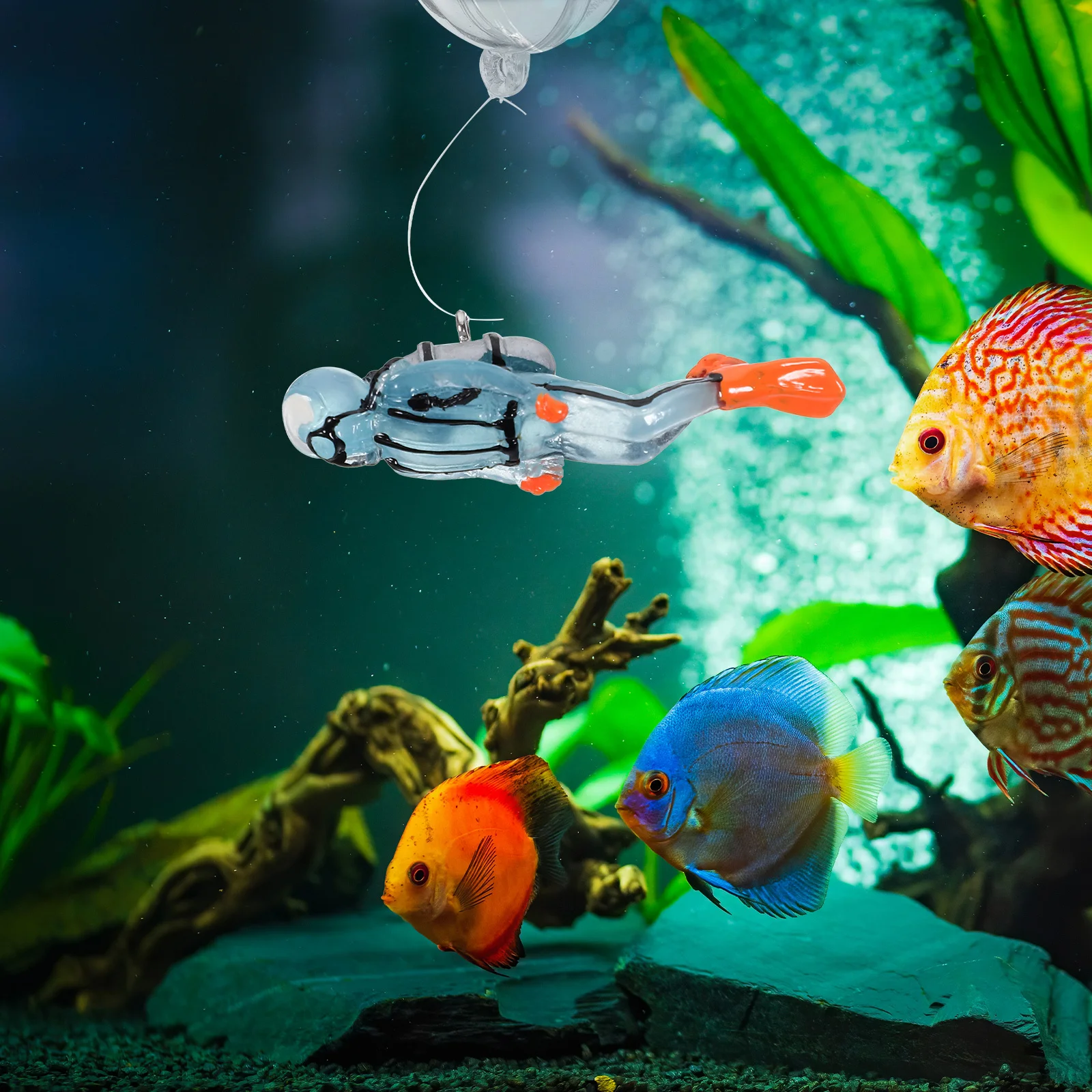 

Fish Tank Diver Decoration Glow in The Dark Floating Aquarium Ornament Small Resin Diver Accessories Fish Aquarium Decoration