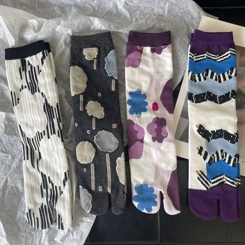 1 Pair Women Cartoon Combed Cotton Two Toe Socks Japanese Colorful Jacquard Split Toe Socks Floral Cute Funny Crew Tabi Socks