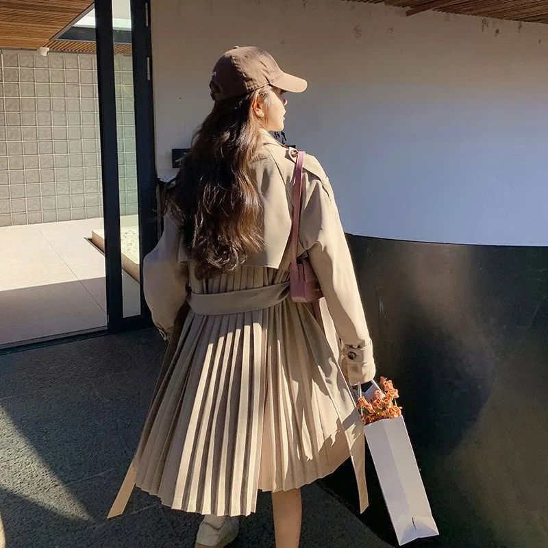 

Khaki buttoned shoulder sleeves with lace-up design double-breasted pleated organ trench coat for women