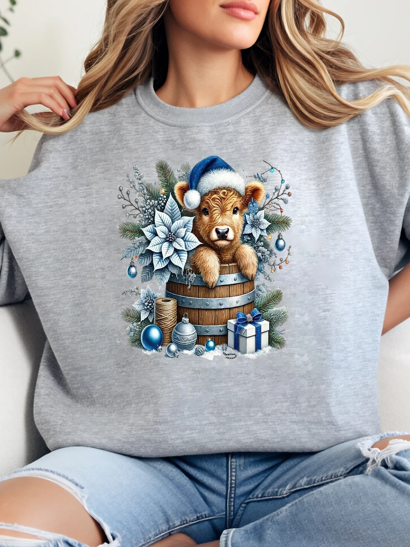 عيد الميلاد الثور مع الهدايا طباعة عطلة البلوز المرأة عارضة ارتداء احتفالي حزب رمادي زائد الحجم