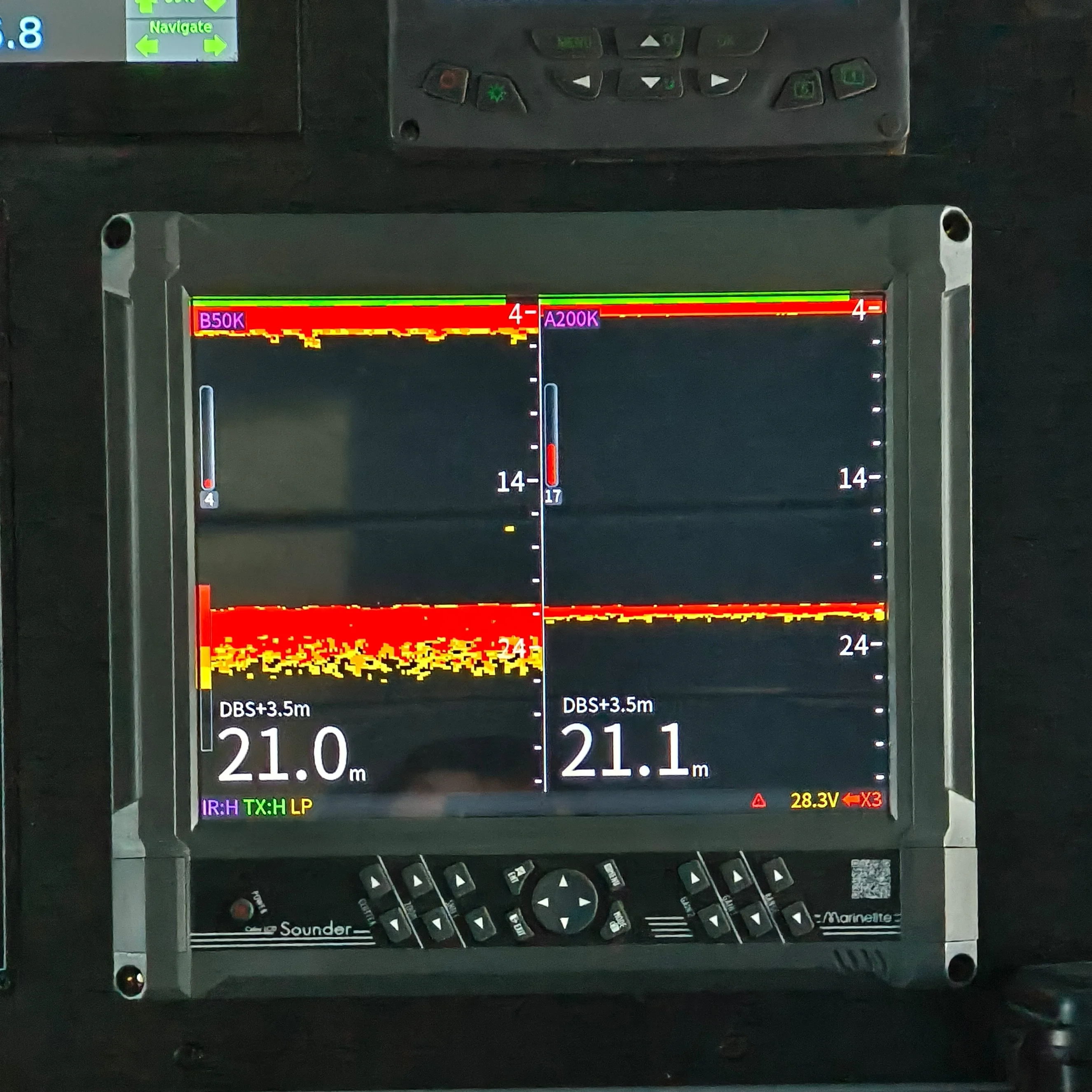 

High Quality 15-Inch Big Screen Fish Detector Device Commercial Ocean Sonar Deep Sea Fish Finder Made Plastic CCS Certification