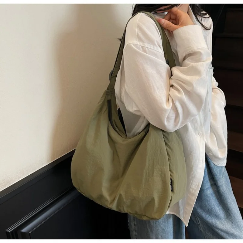 

Гладкая шикарная новинка 2025 года, женская роскошная брендовая кожаная большая сумка известного дизайнера, винтажная популярная повседневная сумка ​