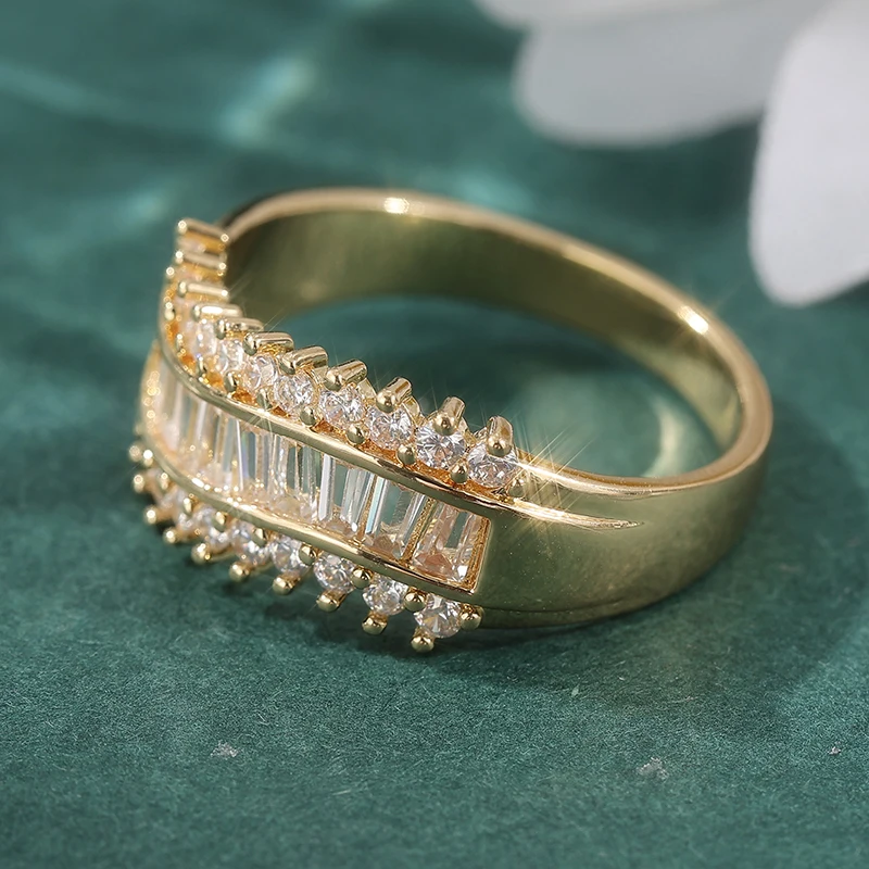 Schillernder Eingelegter Weißer CZ Damenring Exquisiter Goldfarbener Geometrischer Ring für Tägliches Tragen Partyschmuck Jubiläumsgeschenk – Detail 2