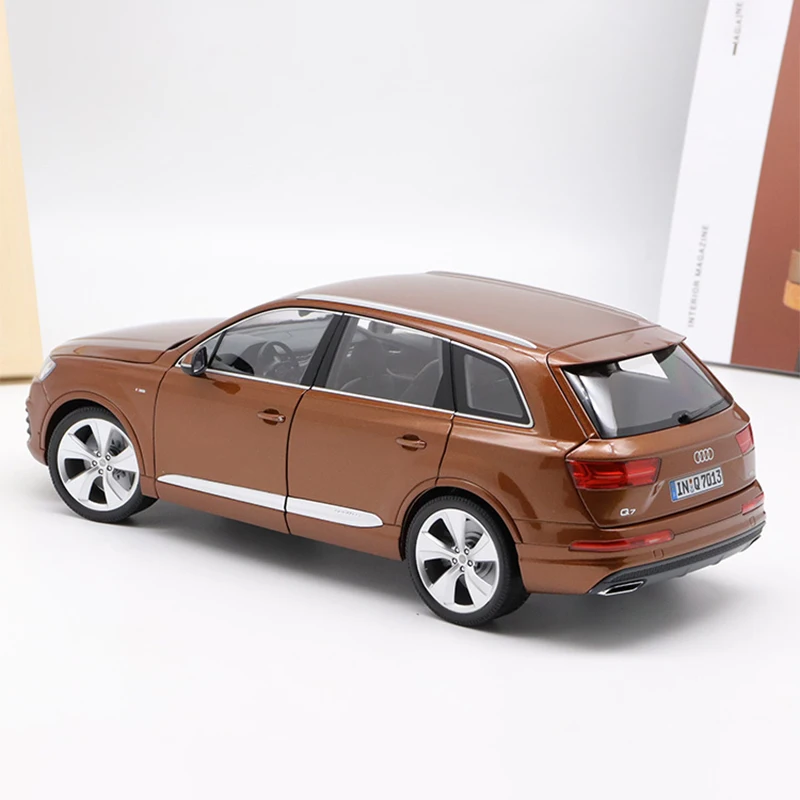 Diecast Original 1:18 Scale Audi Q7 TFSI Quattro Simulation Alloy Car Model Static Display Collectible Gift Decration Souvenir