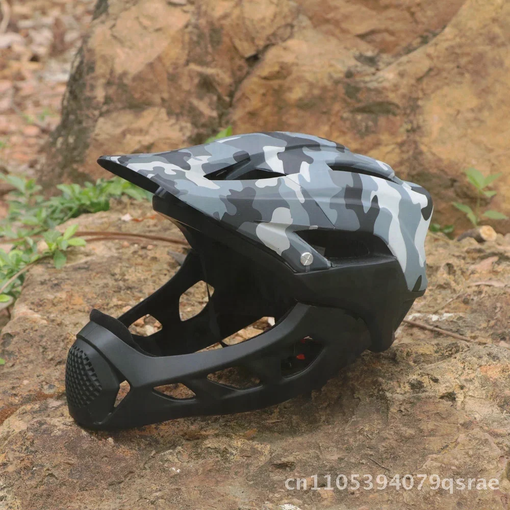 Men's Unisex Full Helmet One-Piece Riding Hat for Mountain Road Bike Sports Camouflage PC Shell with EPS inside L 54-60