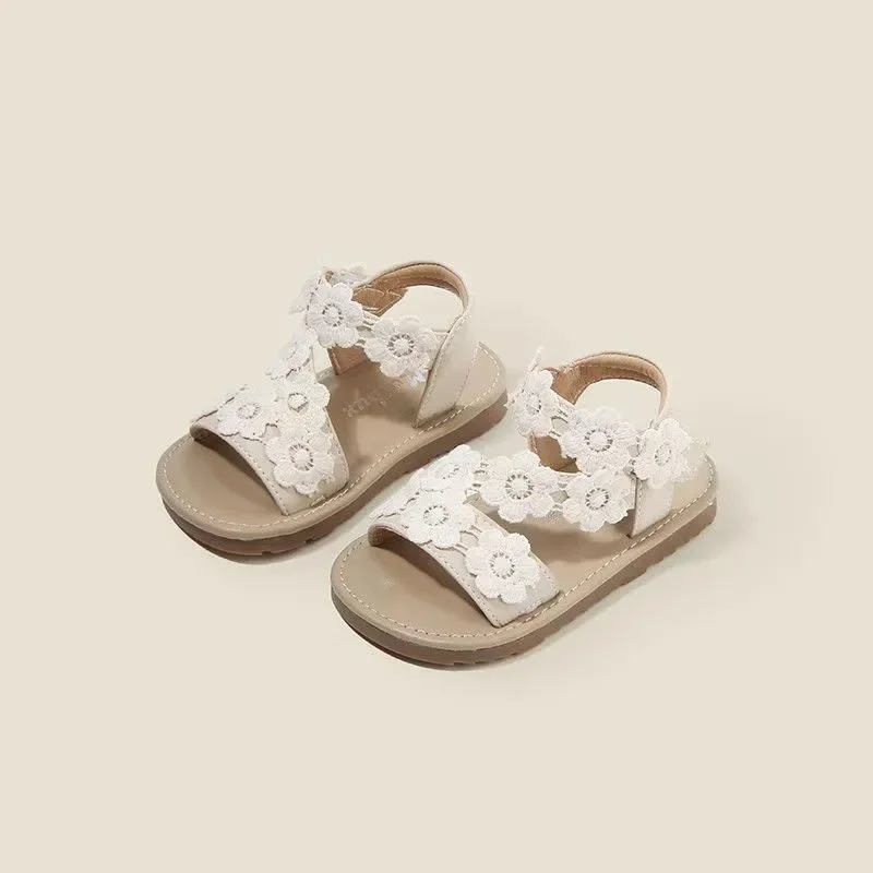 

2025 Children Casual Sandals for Girls Summer New Fashion Korean Style Soft Sole Non-slip Versatile Sweet Flowers Beach Shoes