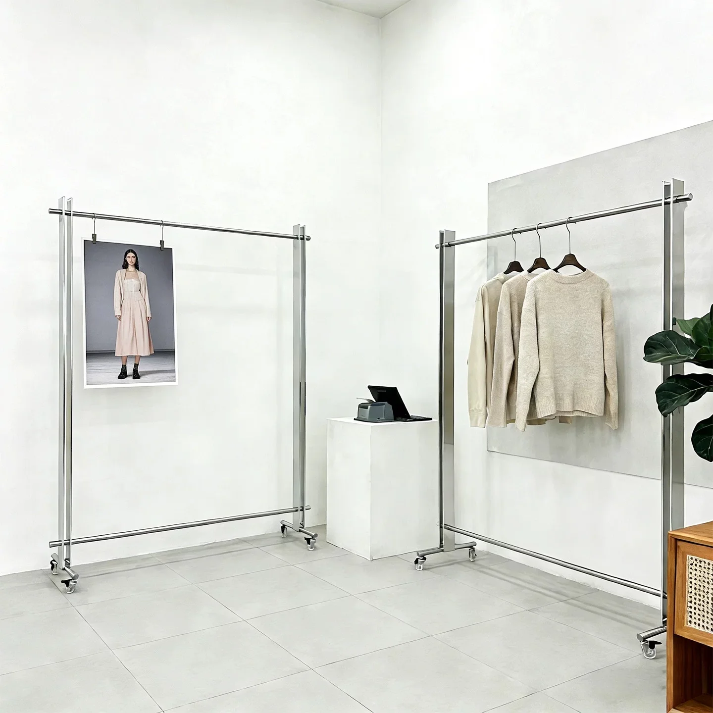 Factory direct supply clothing store display racks, thickened stainless steel floor hangers, commercial women's clothing display