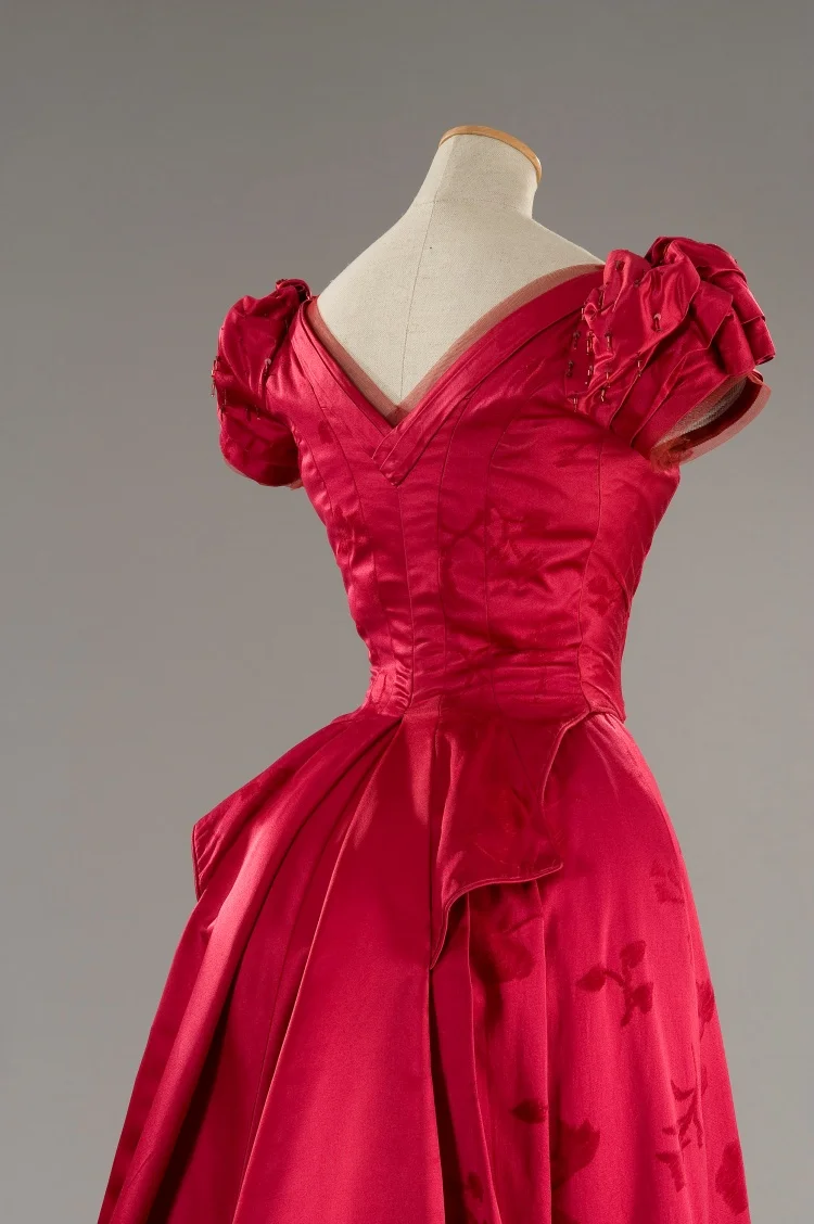 1890s Gothic Red Wedding Bustle Dress Duchess Walking Costume Historical Victorian Theme Party Duchess Ball Gown