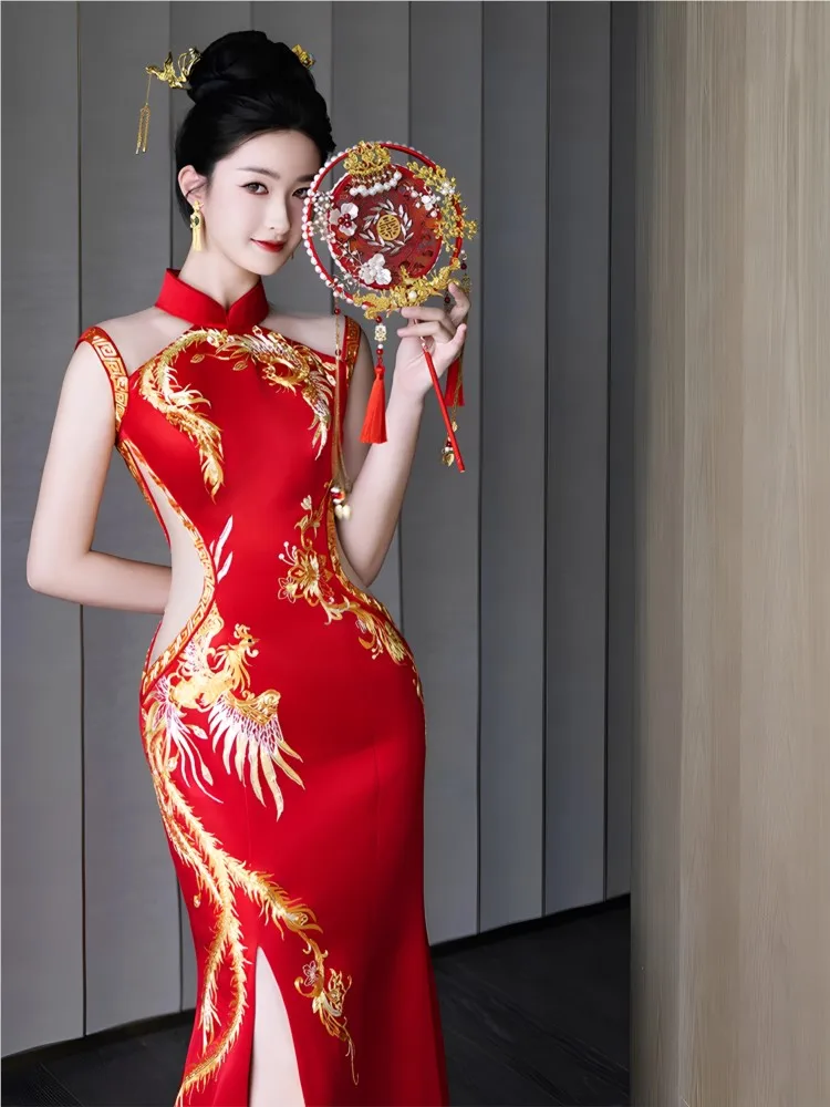 The new toasting dress with a small tail bride's wedding Chinese style dragon and phoenix gown