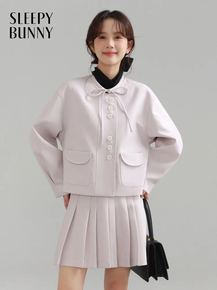 

Элегантный милый комплект из двух предметов в консервативном стиле с плиссированной юбкой и галстуком-бабочкой, короткая куртка, женский костюм трапециевидной формы в школьном стиле на осень-зиму