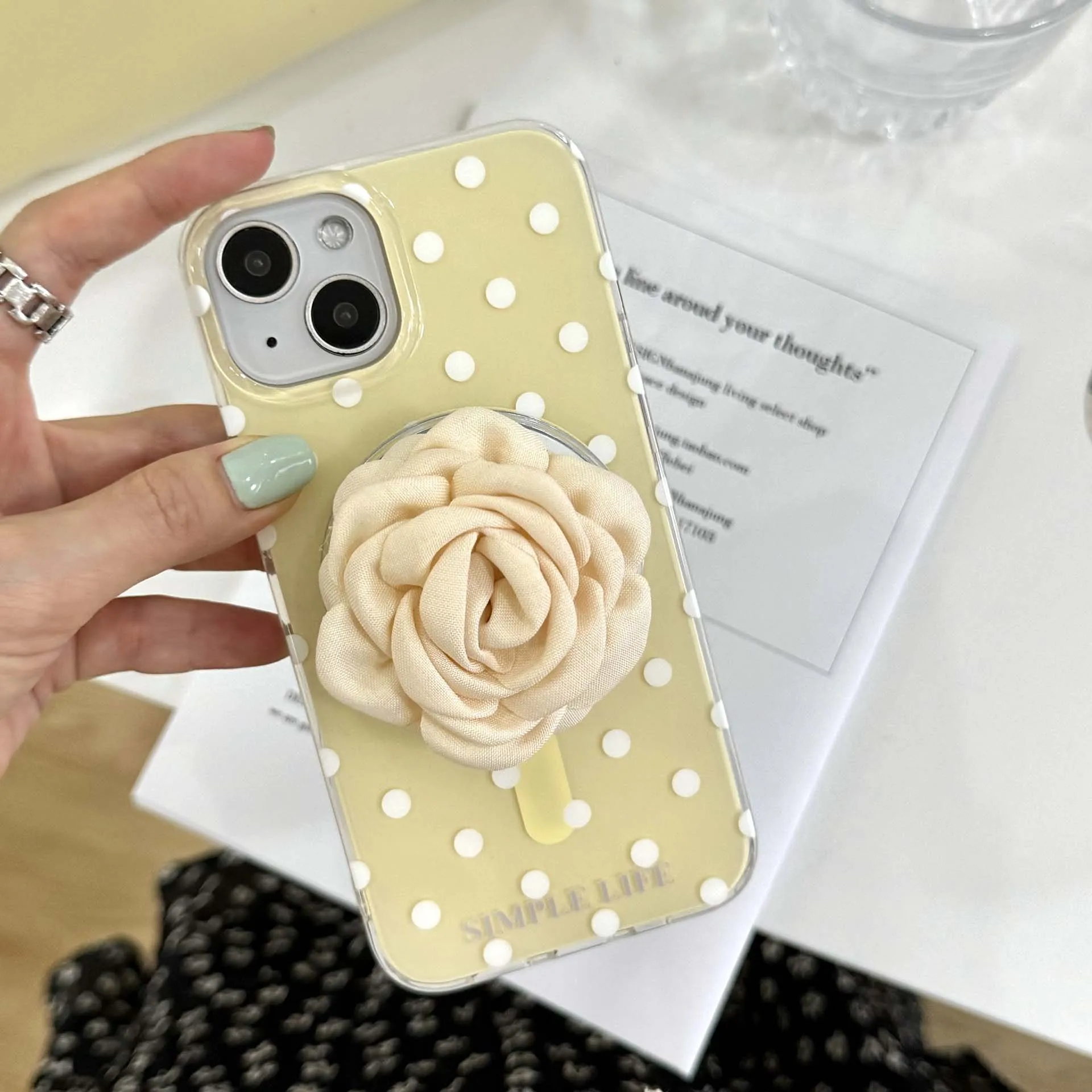 Ins Points Yellow Summer Phone Case For Iphone 14Pro 13ProMax 15Pro 13 12 Pro Max 14 15 3D Rose Stand Holder Magnetic Fundas