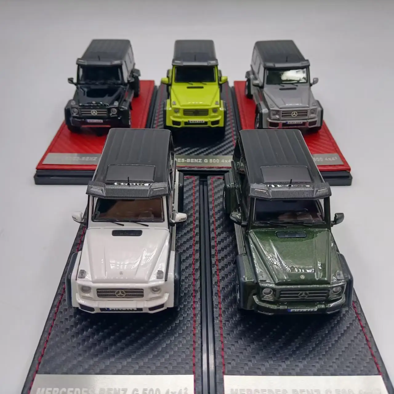 

Diecast 1:43 Scale Benz G500 Alloy Car Model Collectible Toy Gift Souvenir Display Ornament