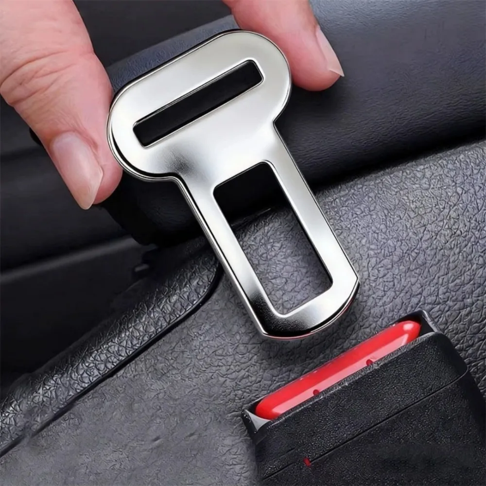 Metal Pet Seat Belt Clip Heavy Duty Rust Proof Scratch Resistant Strap Buckle Lock Used for Fixing Pet Leather Car Accessories