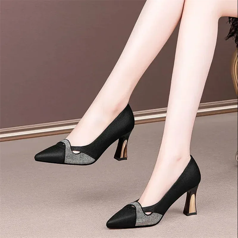 luxury Lady Autumn Summer Comfort Pumps Pointed Heels Women Classic Navy Blue Crystal High Heel Shoes Mulheres De Salto Alto