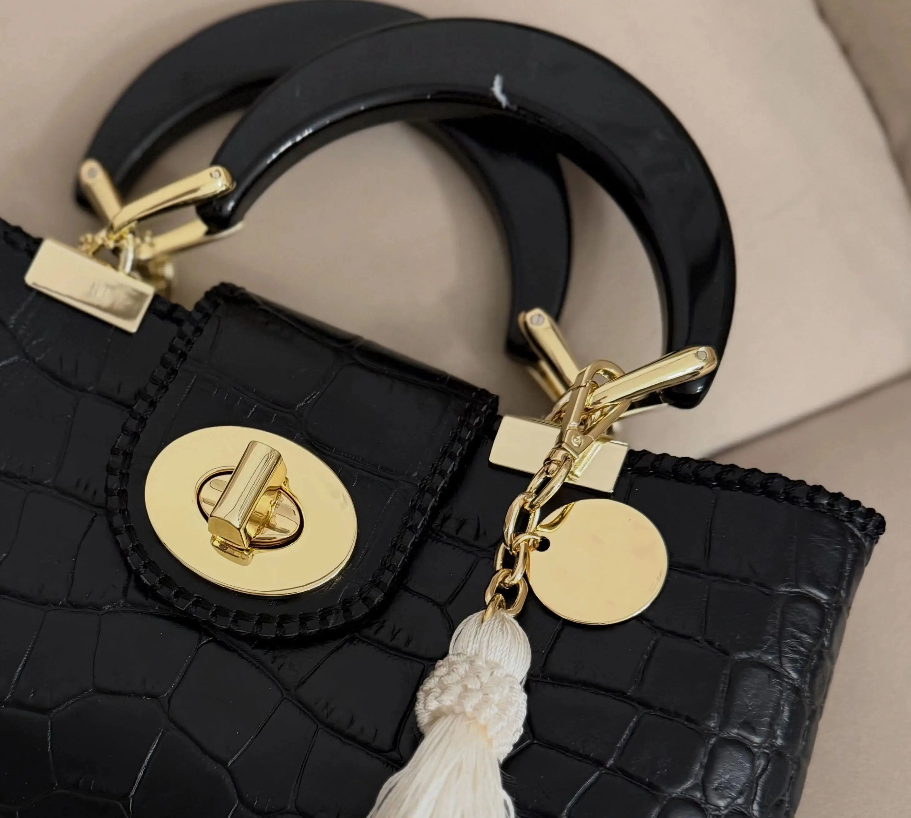 LostinVintage Rectangle Lady Bag Leather Bag Black Crocodile Skin Texture Handlebag Turtle Curved Handle Gold Hardware Fittings