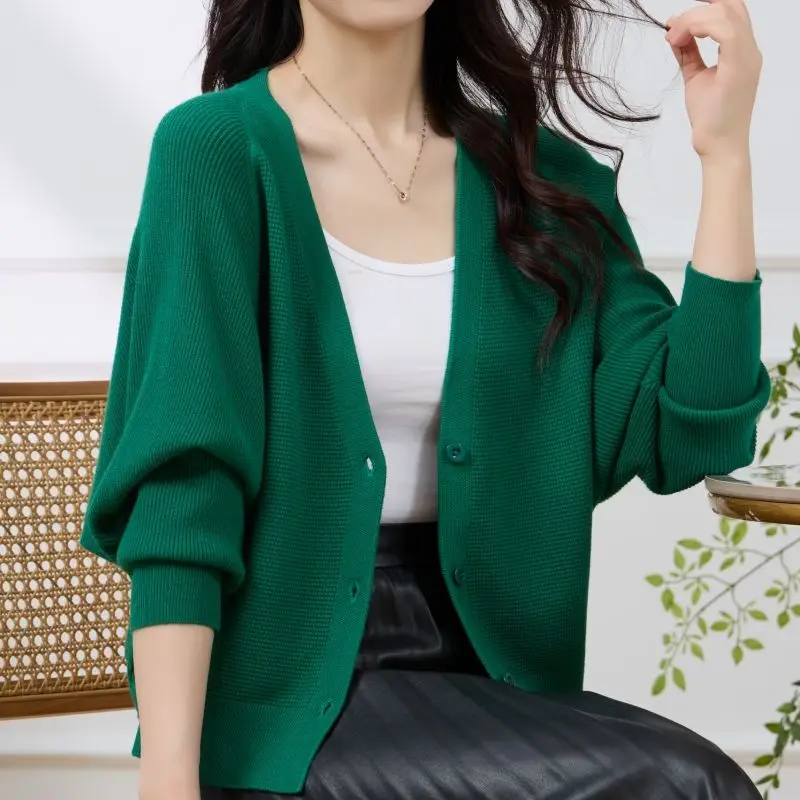 Korean Version New V-neck Cardigan Sweater Women 2024 Spliced Button Loose and Versatile Solid Color and Stylish Knitted Tops