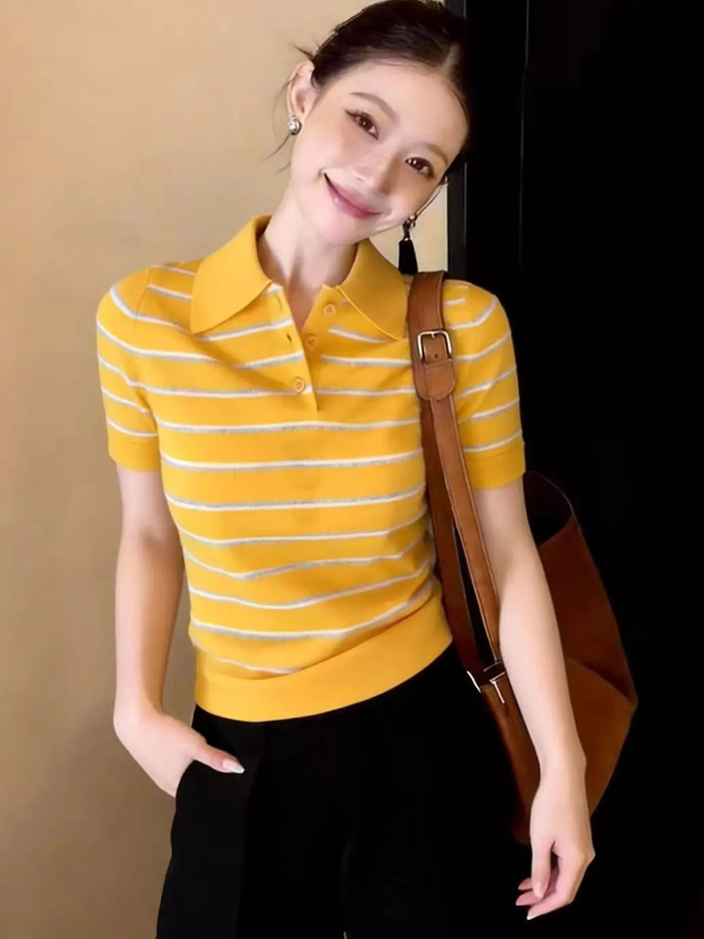 

Faionable Korean Sle Women's Ne ort Sve Knitted irt Striped Top Spring High End Feel Small irt Fem