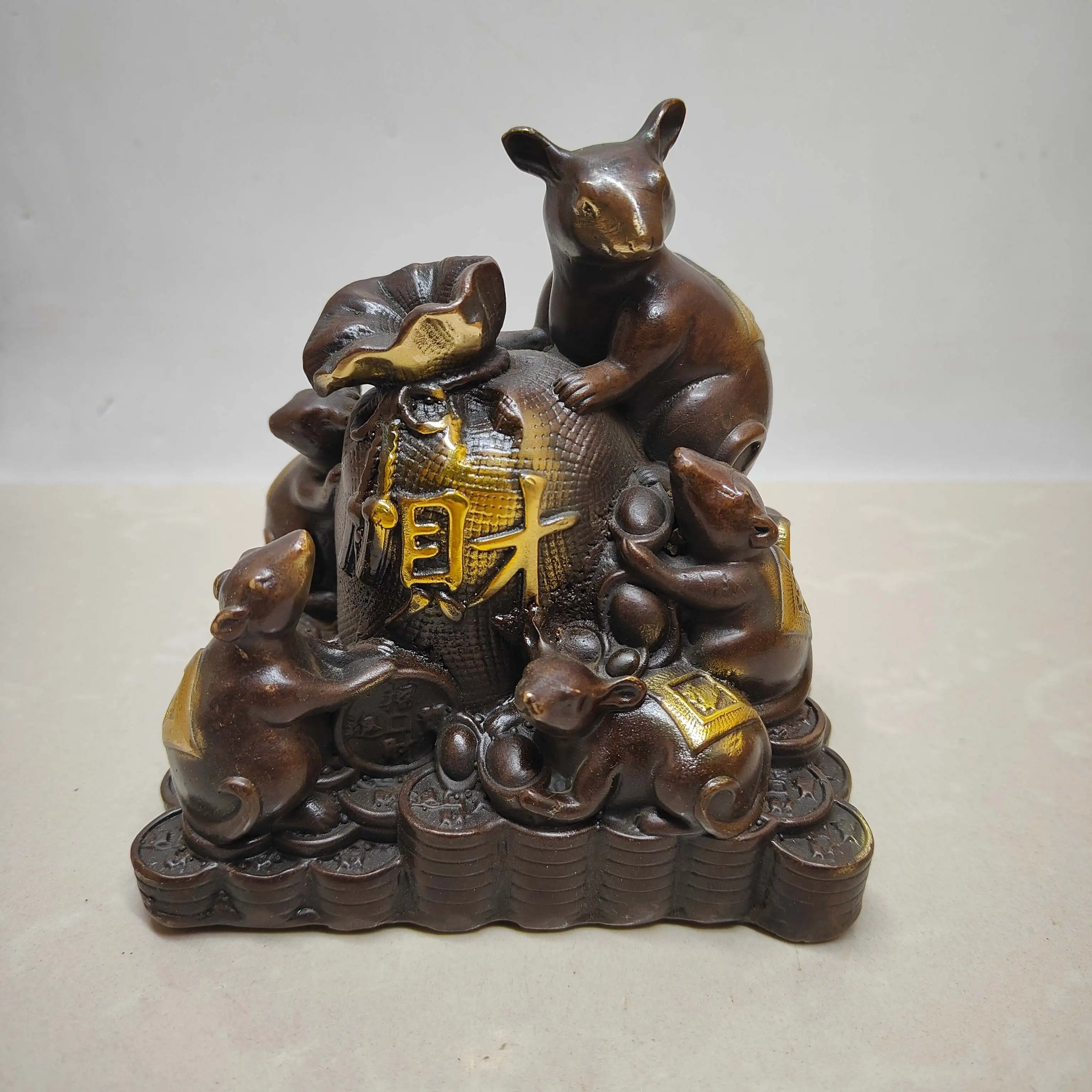 

Five Little Mice Gather Wealth, Money Bag Mouse Figurine,Free shipping