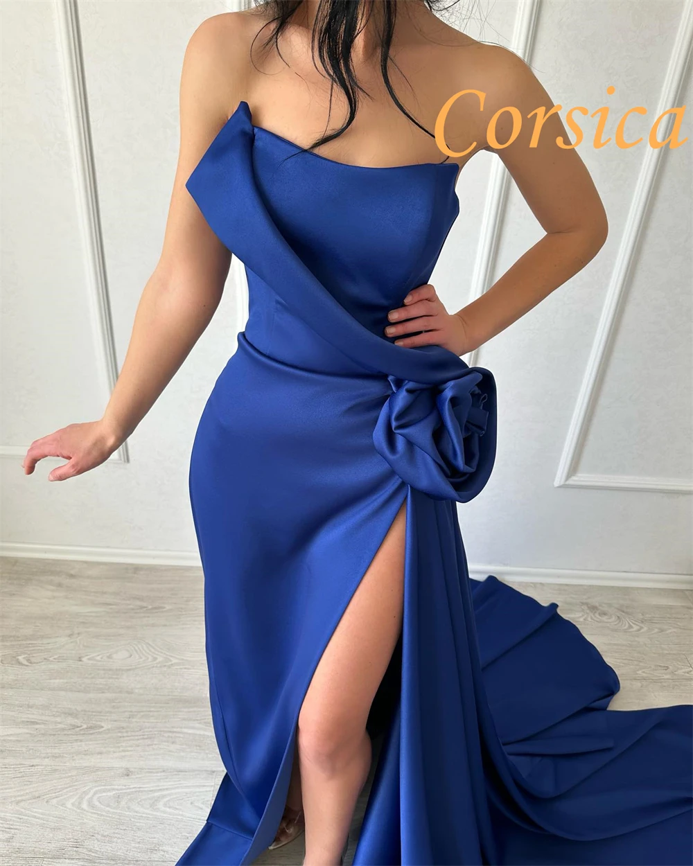 

Customized Modern Blue Satin Evening Dresses Classic Strapless Sleeveless Homecoming Dresses Temperament Flowers Prom Dress