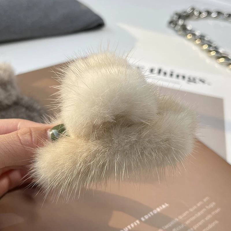 2024 Winter Real Fur Mink Hair Claw Clip Plush Cute Hairclip Large Size Shark Hair Crab Clip Hairpins Fashion Hair Accessories