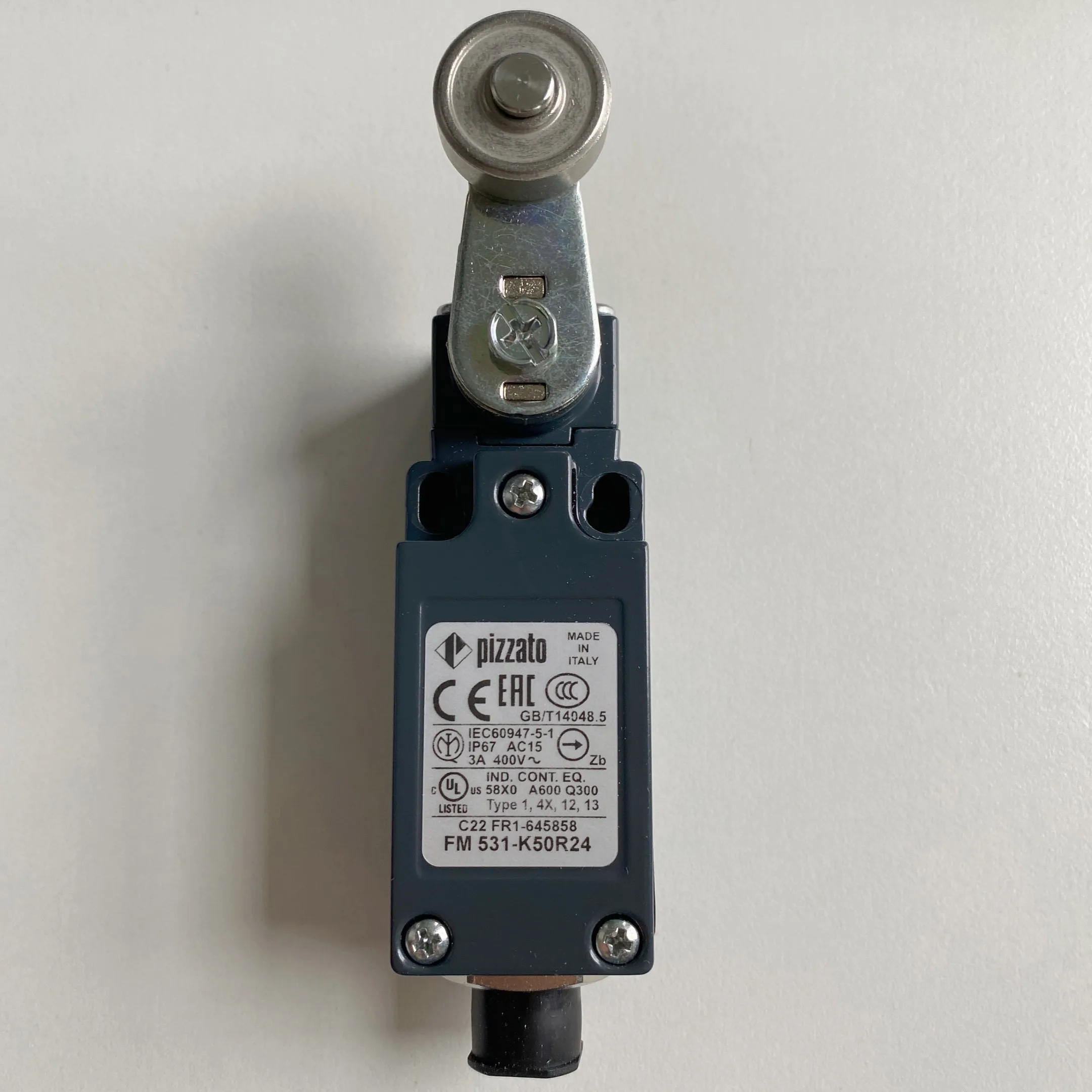 

New original Pizzato limit switch FM 531-K50R24