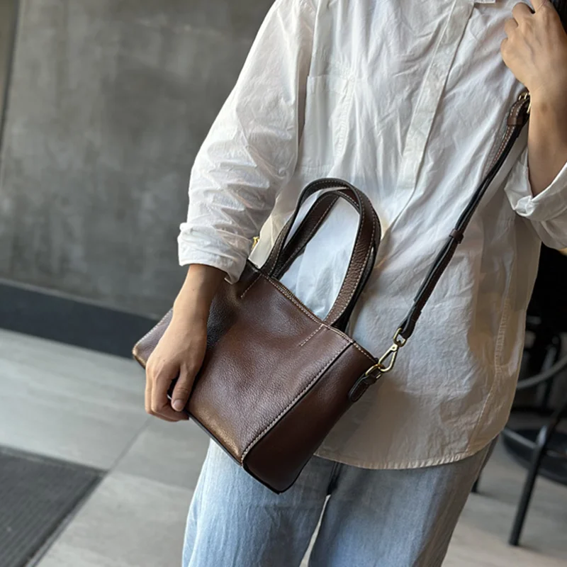 

The first layer of cowhide casual women's bag 2026 new leather Tote bag vintage soft cowhide single shoulder crossbody bag