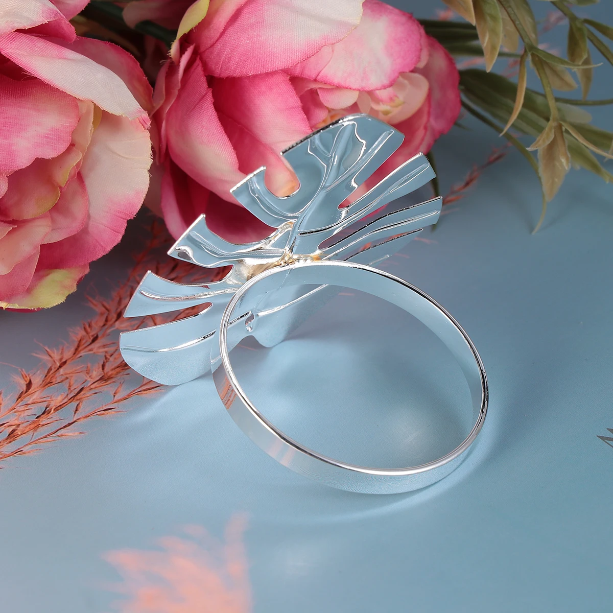 

Dinner Napkin Ring Gold Leaf Banquet Party Holder Monstera Palm Tree Floral Wedding Favor Clasp Tropical Set