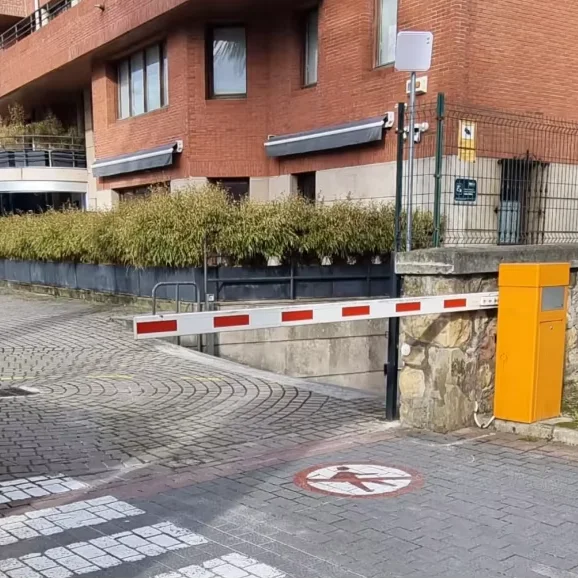 

RFID Electric Vehicle Management Solution With UHF Reader Handheld Reader Antenna Tags Free SDK Included Access Control Product