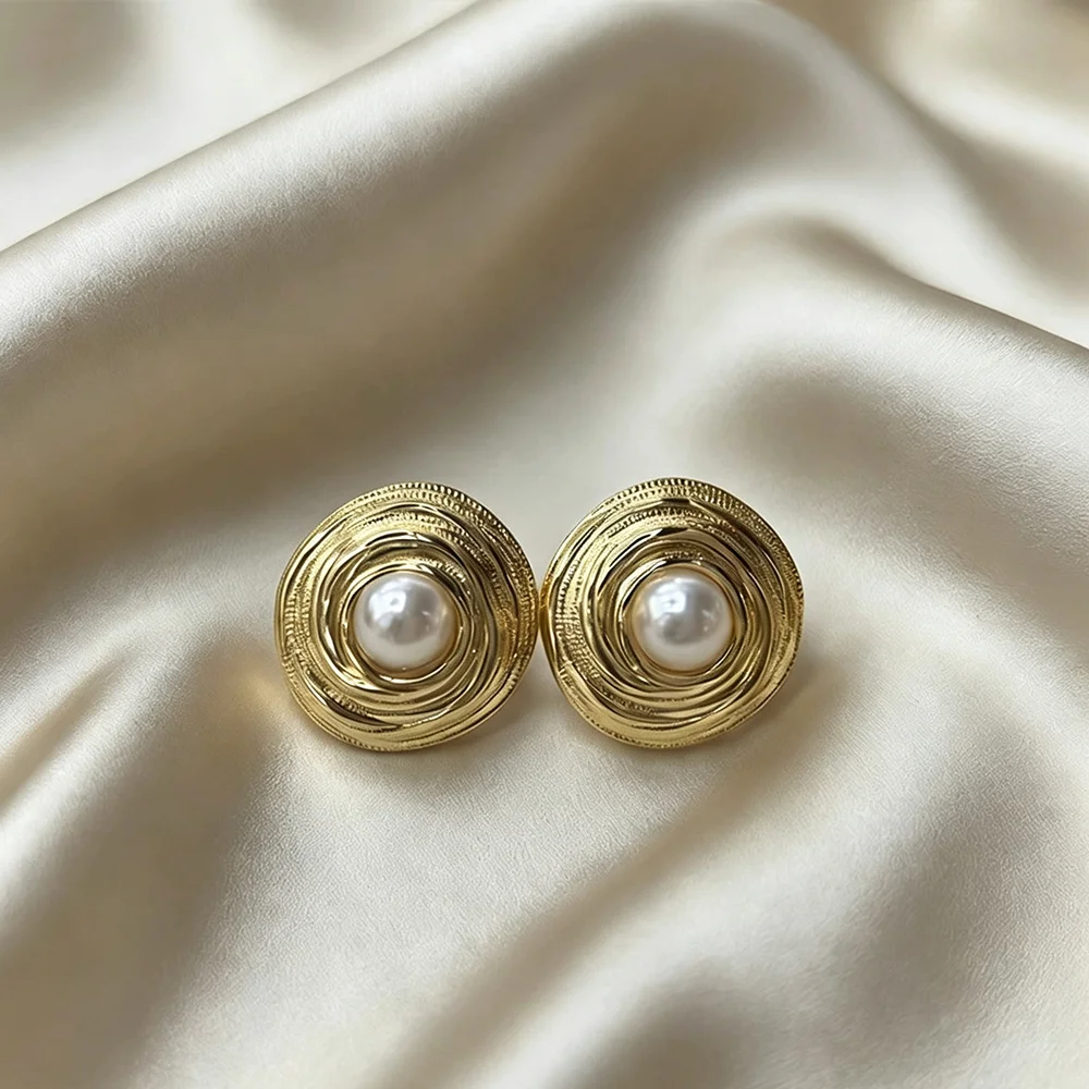 Geometrically Irregular Round Pearl Earrings, Simple and Stylish, Fashion Accessories, a Choice for Women's Gifts.