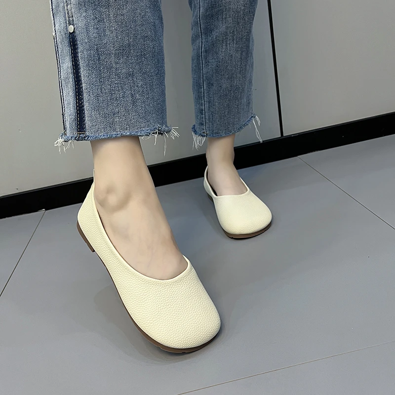 Sapatos únicos para mulheres, cabeça redonda plana, sapatos simples Mary Jane, moda casual, sola macia confortável, sapatos de couro pequenos, novo, verão